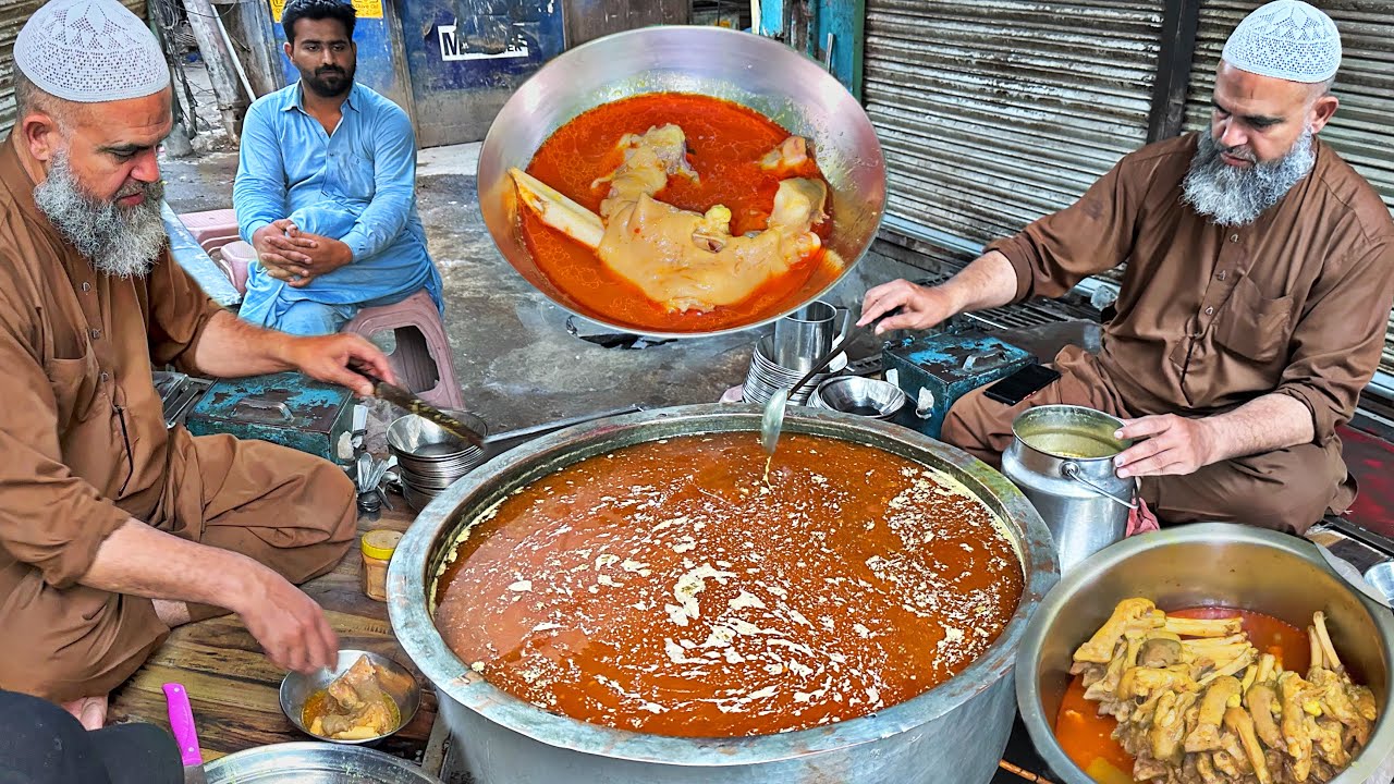50 YEARS OLD ABID BUTT SIRI PAYE | PAYE NASHTA - LAHORI PAYE | AUTHENTIC BREAKFAST OF LAHORE STREET