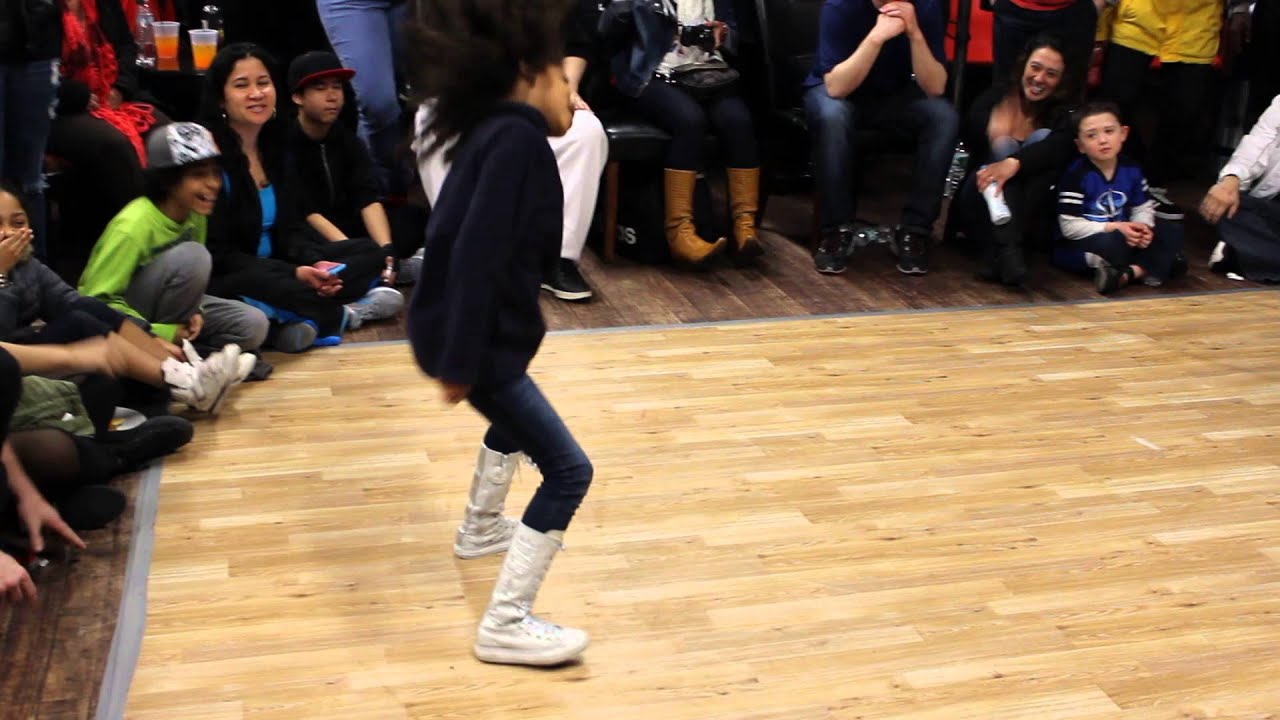 Cypher Battle - Lil Miss 5678 vs. Move Like Zay