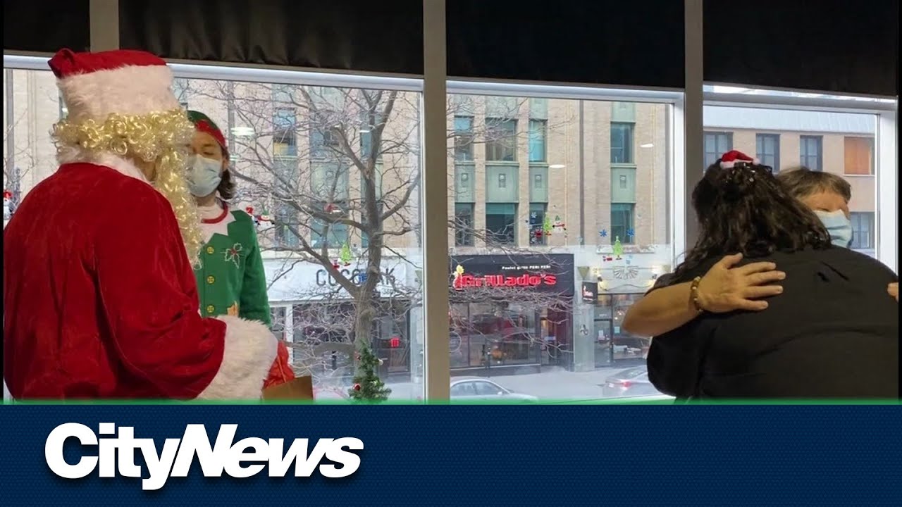 Montreal Chez Doris women's shelter hosts Christmas party