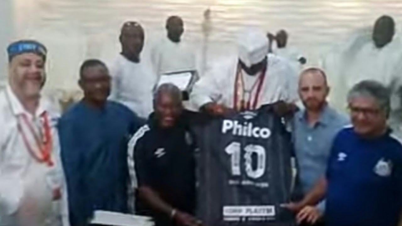 Santos FC, Brazil Makes Ooni Number 10 Player, Present Jersey To The Monarch At His Palace YouTube