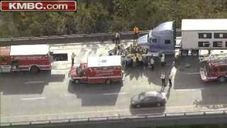 Wreck Closes I-70 At I-635 In KCK