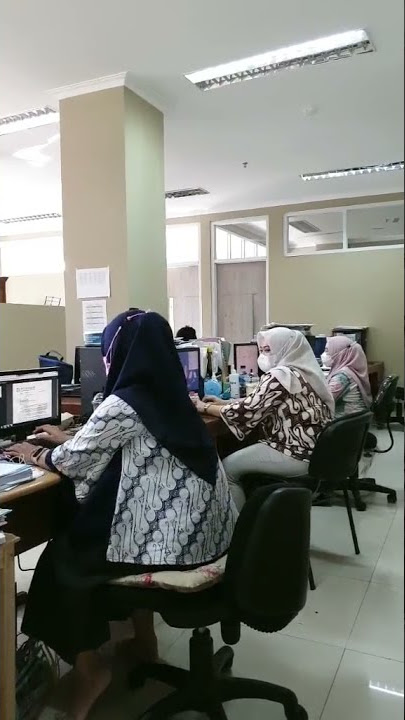 Kelucuan ibu-ibu kentut di kantor