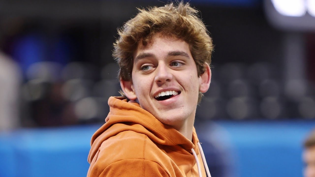 Техас заполучил лучшего ресивера, перешедшего из другой команды, в лице Арча Мэннинга.