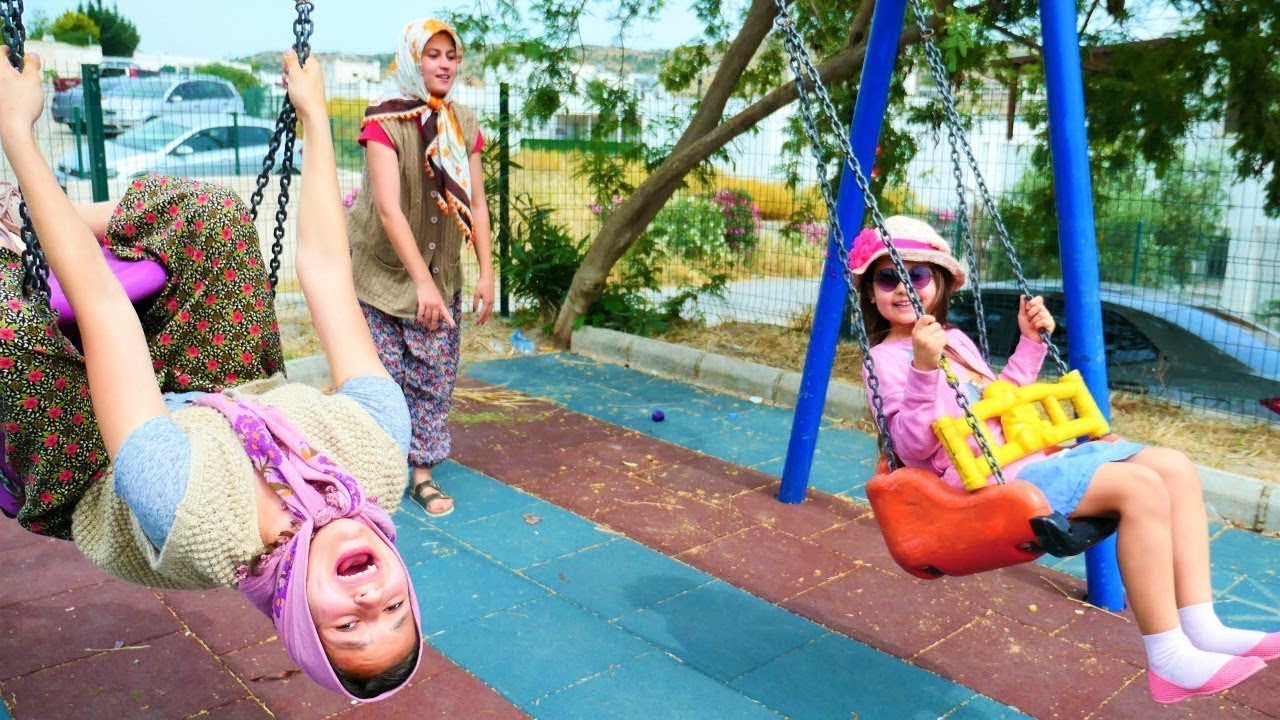 Fındık ailesi. Dışarıda çekilen bölümler. Ayşe, Asiye ve Selin