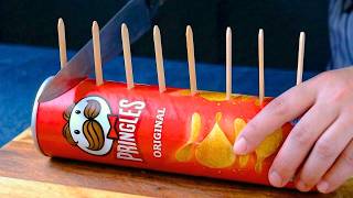 Bir Pringles Kutusuna 8 Adet Dondurma Çubuğu Batırın Ve Dilimler Halinde Kesin. Ev Yapımı Dondurma