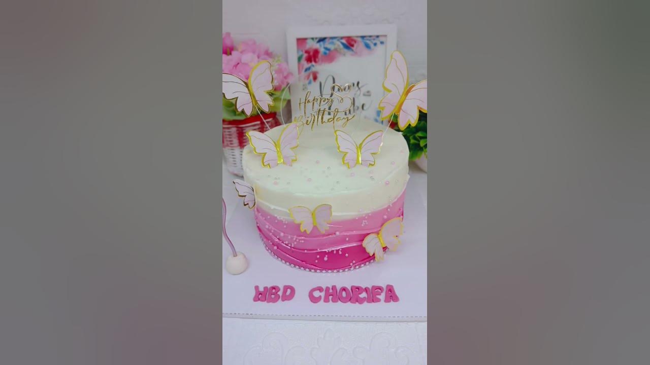 kue ulang tahun putih dan pink dengan hiasan kupu-kupu #dekorasikue #kueulangtahun #kuekarakter