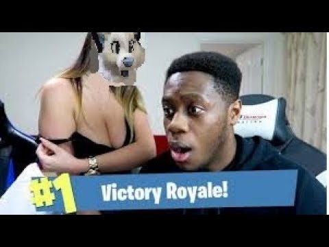 SEXY 13 YEAR OLD fursuiter STRIPS for every kill on Fortnite