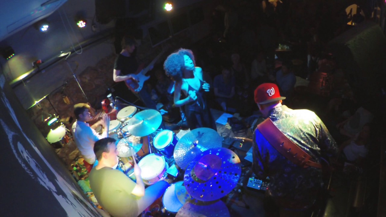 Wojtek Justyna TreeOh! feat. Poliana Vieira - "Roll Out"