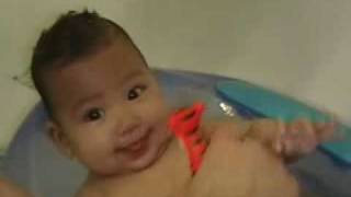 Sofia - Bathtime