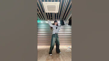 تيك توك قوة رقص ييجي على اغنية سفنتين Itzy Yeji 
