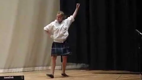 Kelly Kent dances