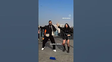 ترند الرقصه التركيه انهم ينبحون في الخلف 