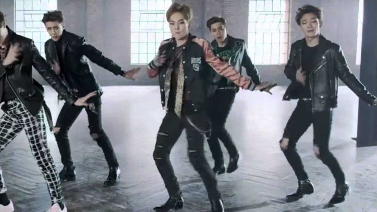 Exo call. Эхо call me baby. exo call me baby xiumin. сюмин call me baby. exo call me baby exploration.