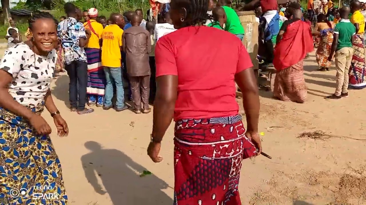 EKONGO PLATEAUX IBENDZA IBENDZA ; Jeancy danse.