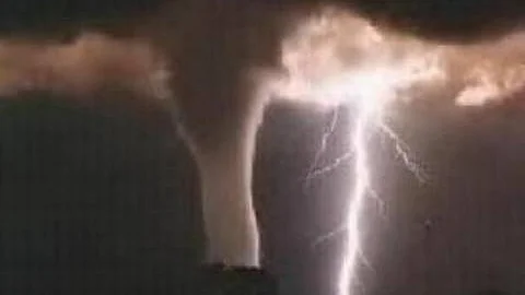 Sibley IowaTornado strikes , 2010. Amazing pictures.