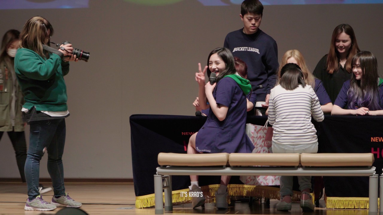 170330 프리스틴 PRISTIN 광화문 팬사인회 - 사인 받는 결경