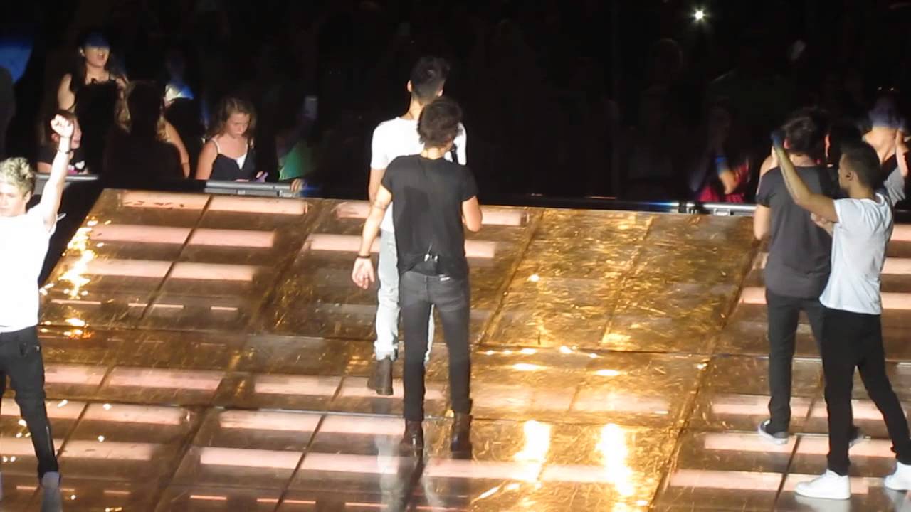 One Direction answering tweets from fans