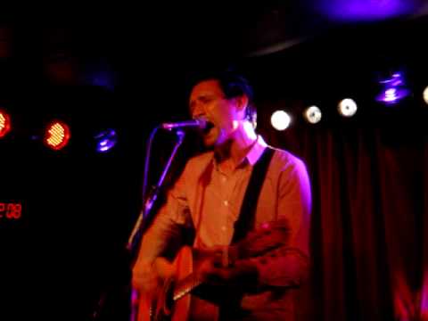 Paul Dempsey - Theme From Nice Guy (live in London)