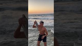 اصطدت سمكة ب ايدي 🎣😂😎