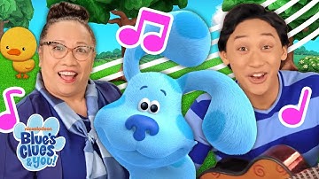 3 Little Ducks Sing Along w/ Josh & Lola! 🐣 | Bilingual Sing Along | Blue