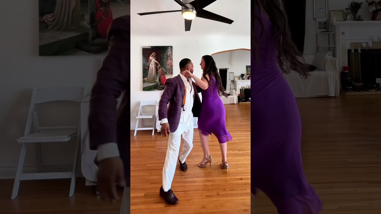 Alejandro Sol and Elena Runceanu dancing Salsa LA Style!