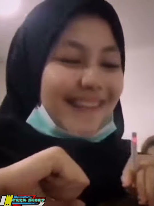 Kumpulan Cewe Merokok
