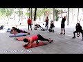 Rutina de entrenamiento funcional en Parque