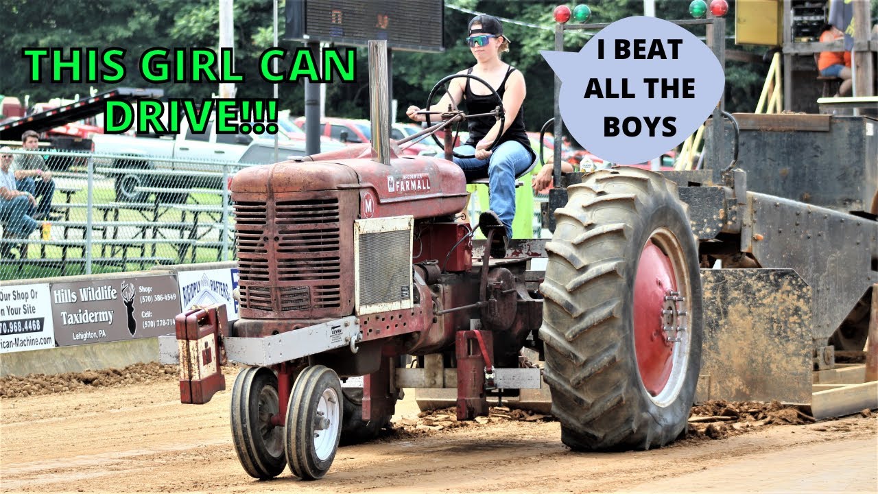 Farm Tractor Pulls, 5000 Pound Farm Tractor Pulling, Farm Stock Tractor