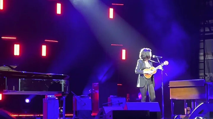 I'm Your Man (Leonard Cohen) Live by Amanda Shires...