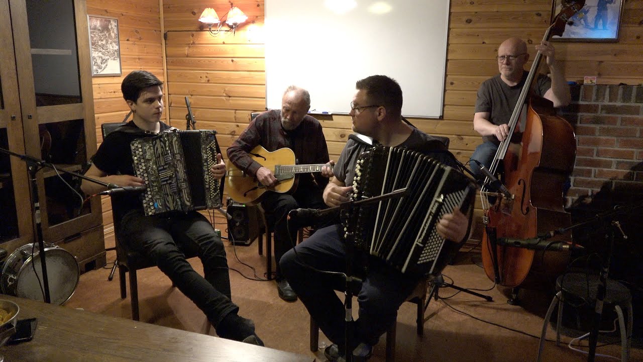 På tu man hand av Helge Eriksson