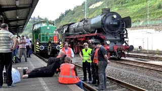 01 1075 Unfall Neuwied, die Lok ist in Linz gestrandet.