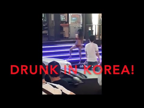 Living In Korea: Girl Gets Naked And Dances In Seoul