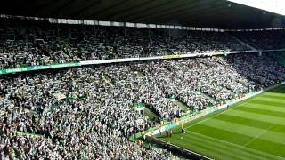 Awesome "You'll Never Walk Alone" after players' entry for the Old Firm at Celtic Park (24/10/2010)