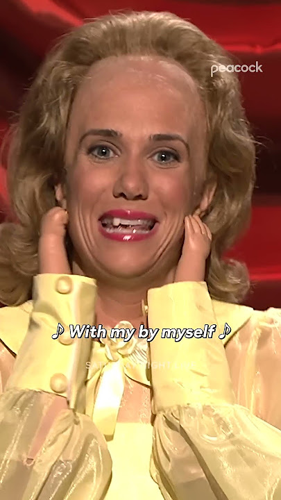 #Part1 Dooneese is all heart and tiny hands #SNL #KristenWiig #AnneHathaway #Shorts