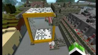Minecraft: The Crazy Labyrinth with randomly moving walls