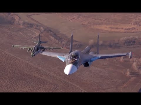 Russia’s Su-25 & Su-34 fly together in stunning close-up video