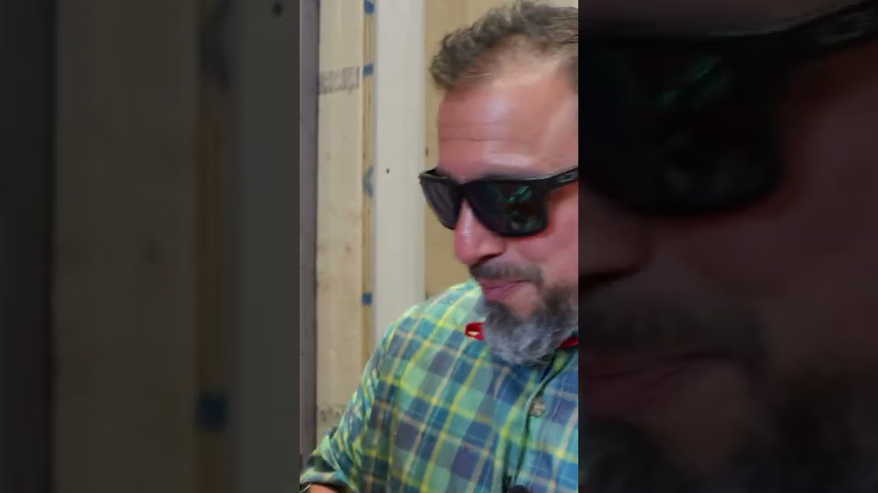 Маленькая дрель M12 с огромным шнековым сверлом!