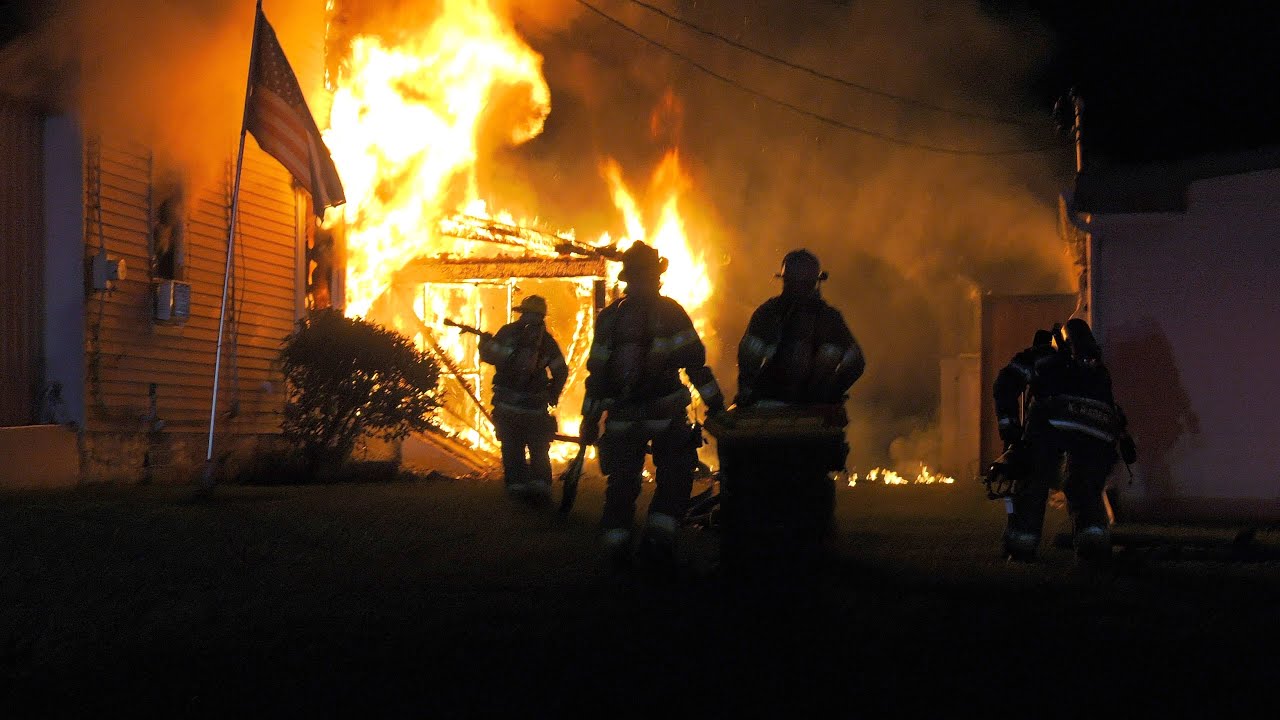 PRE-ARRIVAL: 2nd alarm house fire on Levans Road in North Whitehall, Pennsylvania