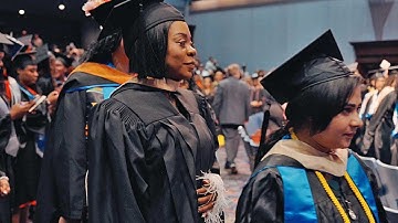 DeVry University Celebrates the Class of 2025 at Commencement