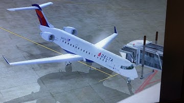 Delta airlines bombardier crj 700 connection San Diego airport Los Angeles airport lax