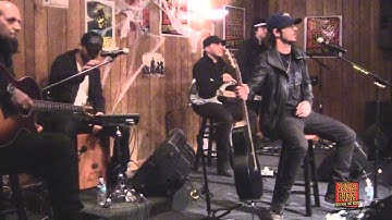 Buzz Acoustic Session - 3 Days Grace - Interview part 1