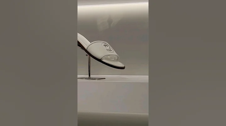 Spring sandals at Michael Kors👡 #shoppingvlog #shopping #outletmall #shorts