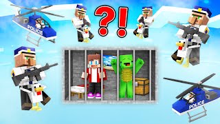 JJ and Mikey Escaped From the SKY Prison in Minecraft (Maizen)