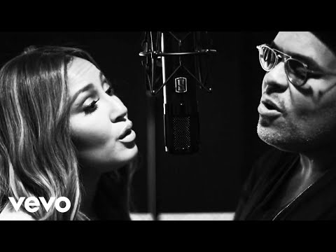 Israel Houghton - I'm With You/Be Still (feat. Adrienne Houghton)