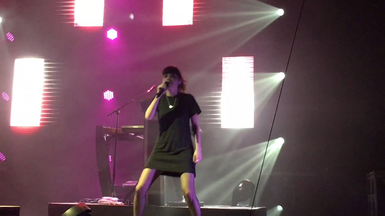 Chvrches - Never Ending Circles & We Sink live @ E-Werk Köln - 04.04.2016 - HD