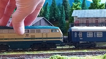 Lima DB BR216 & passenger wagons (unedited video)