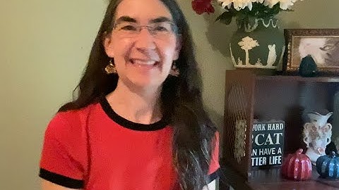 Tiny Tidy Tuesday *Summer Clothes Clean Out!* with@TheHelpfulHome  #declutter #simplify #tidy