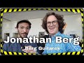 Jonathan berg de berg guitares fait la visite guide de ses instruments  puteaux