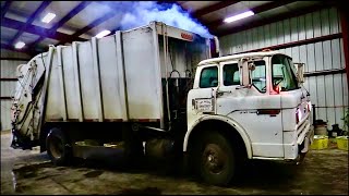 Ford CSeries Leach Sanicruiser Garbage Truck On Route!