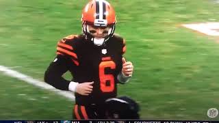 Baker Mayfield stares down Hue Jackson